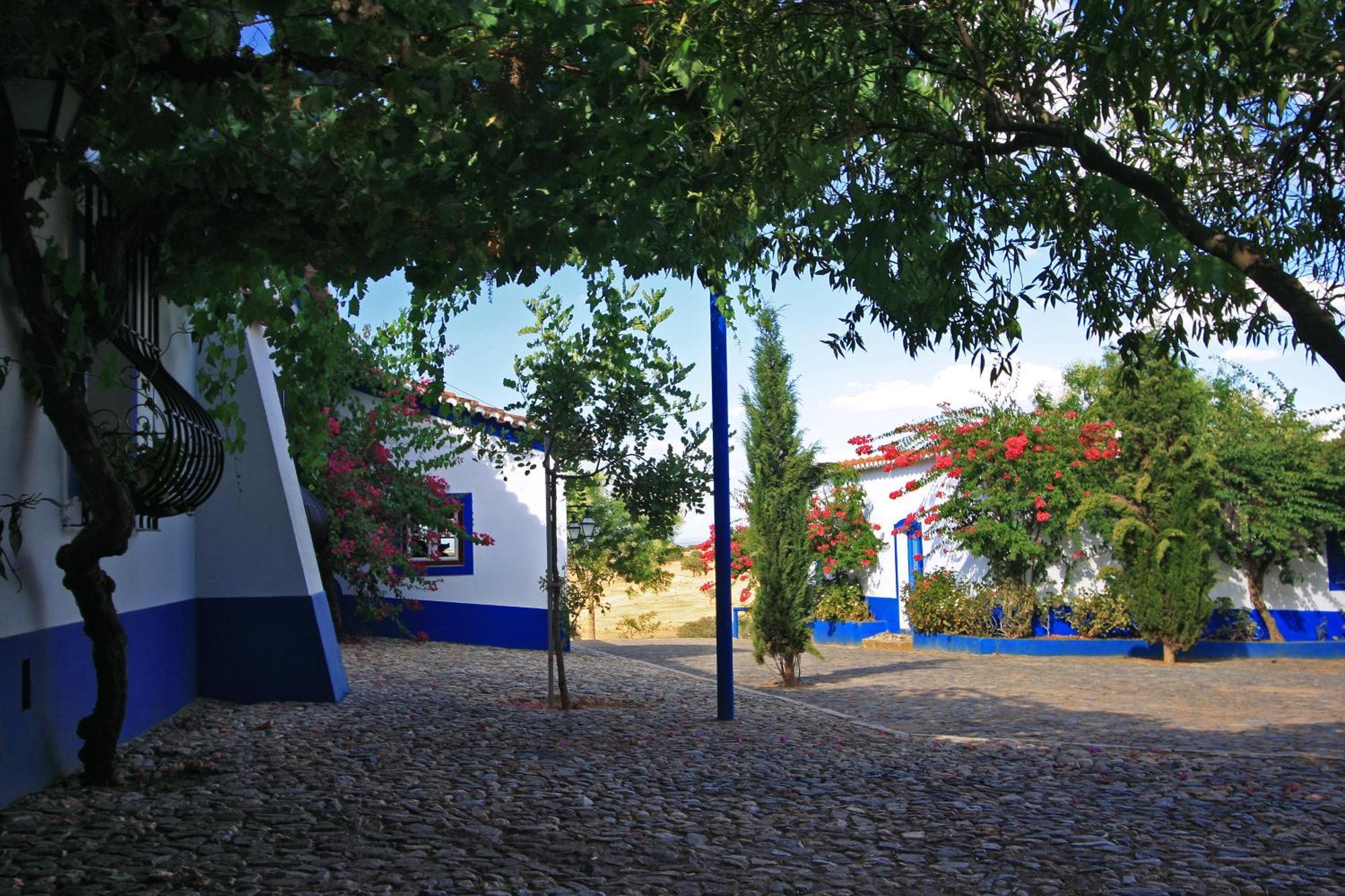 Vale Do Manantio Hotel Moura Luaran gambar