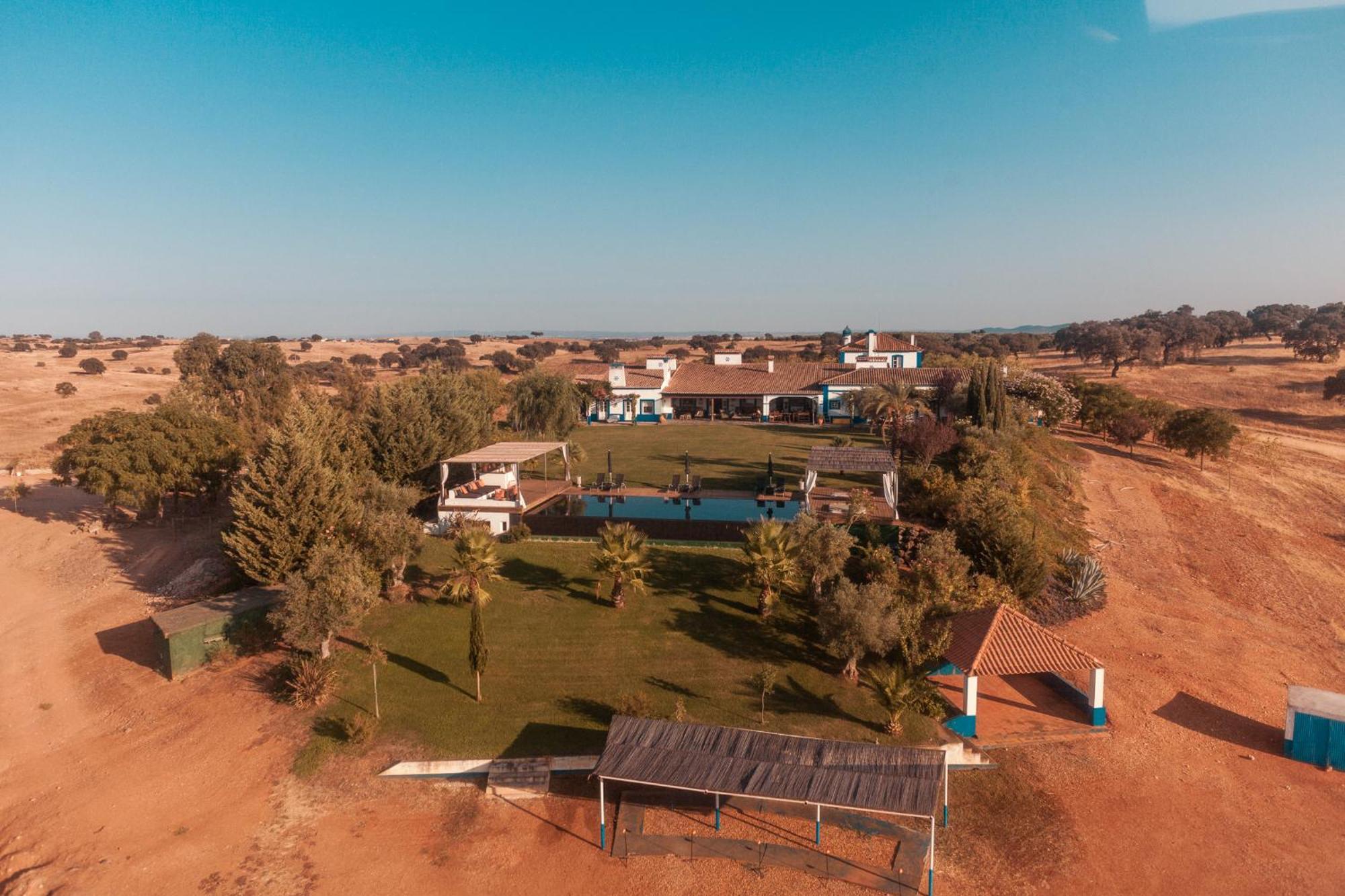 Vale Do Manantio Hotel Moura Luaran gambar